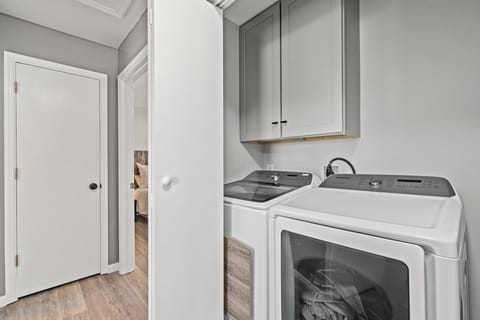 22-web-or-mls-138-chelsea-dr