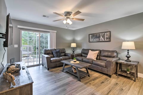Kimberling City Vacation Rental | 2BR | 1.5BA | 1 Step to Enter | 1,100 Sq Ft