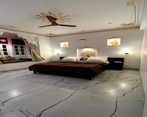 Traditional Room | Free WiFi