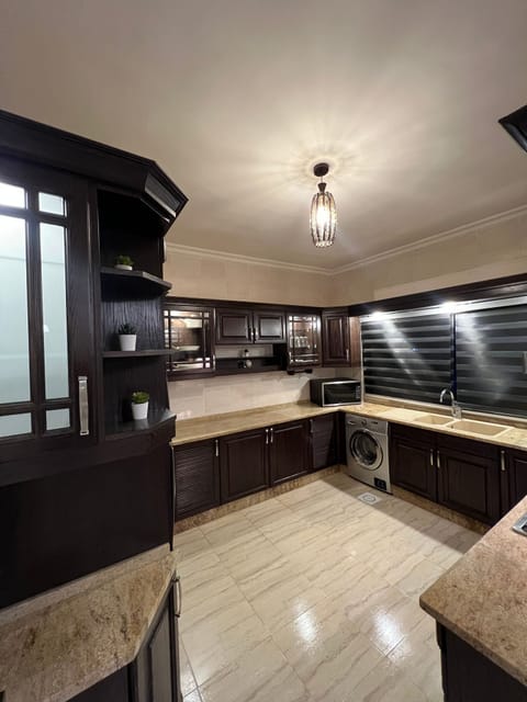 Apartment, 3 Bedrooms, Smoking | Interior