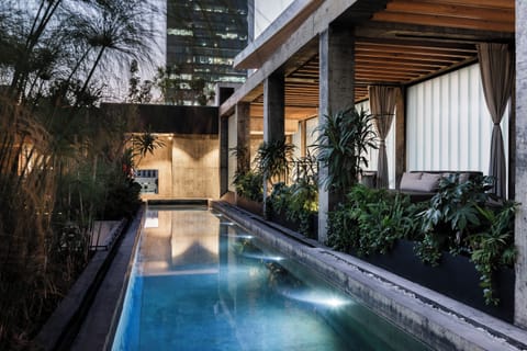 Outdoor pool, free cabanas, pool umbrellas