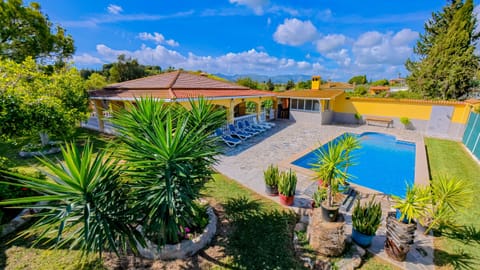 Rural house with swimming pool in Alhaurín de la Torre