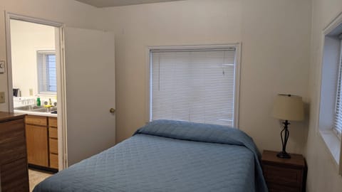 Basic Cabin, Kitchen, Mountain View | 1 bedroom, iron/ironing board, free WiFi, bed sheets