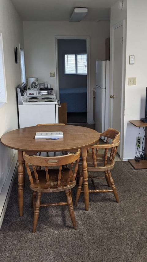 Basic Cabin, Kitchen, Mountain View | Private kitchen | Full-size fridge, microwave, oven, stovetop