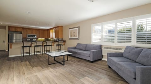 Executive Studio Suite, 1 King Bed, Non Smoking, Kitchen | Living area | 50-inch flat-screen TV with cable channels, TV