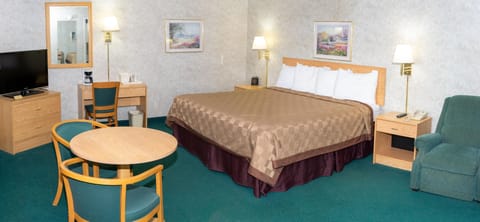 Superior Room, 1 King Bed, Non Smoking | Desk, laptop workspace, iron/ironing board, free WiFi