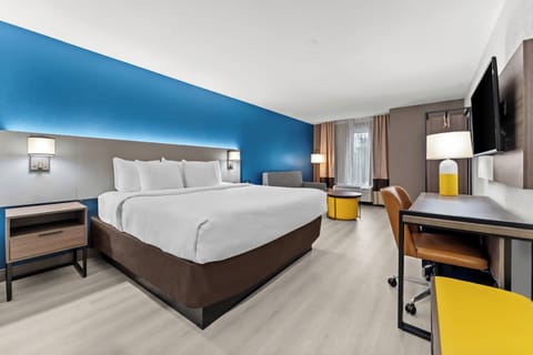 Desk, blackout drapes, iron/ironing board, free WiFi