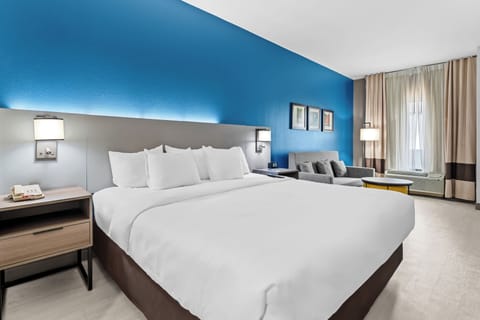 Desk, blackout drapes, iron/ironing board, free WiFi