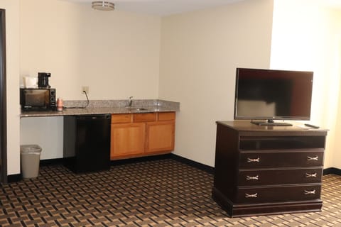 Suite, Multiple Beds, Non Smoking (Does not allow pets) | In-room business center