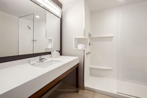 Shower, free toiletries, hair dryer, towels