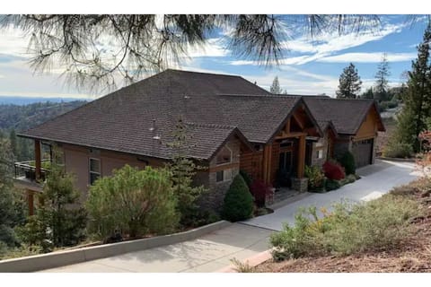 Featuring 3200 sq/ft home with sprawling views, spacious comforts & good times!