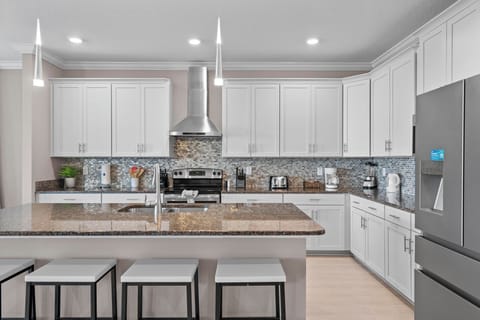 Fully-equipped kitchen