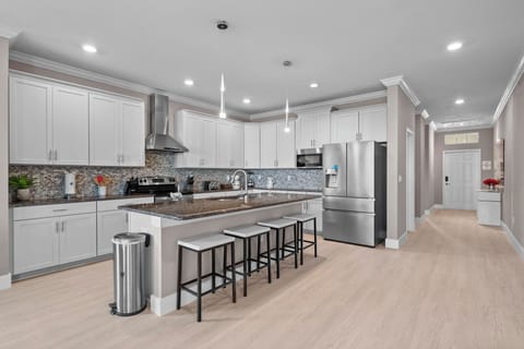 Fully-equipped kitchen