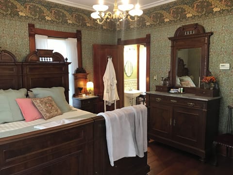 Room (Beth's Forest) | Egyptian cotton sheets, premium bedding, pillowtop beds