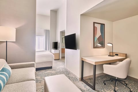 Suite, Multiple Beds | Living room | Smart TV, Netflix