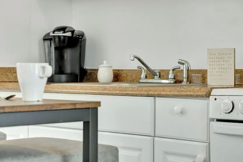 Room 2 | Private kitchen | Full-size fridge, microwave, coffee/tea maker, toaster