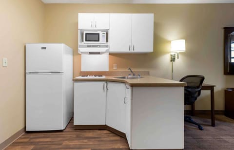 Studio, 1 Queen Bed, Non Smoking | Private kitchen | Full-size fridge, microwave, stovetop, coffee/tea maker