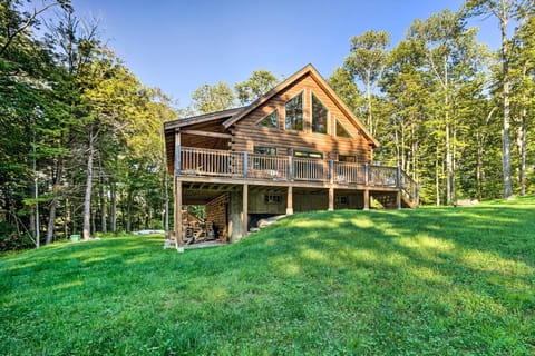 Londonderry Vacation Rental | 3BR | 2BA | 1,612 Sq Ft | Stairs Required