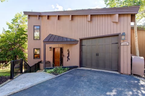 Front Garage Entryway