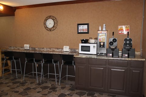 Free daily continental breakfast