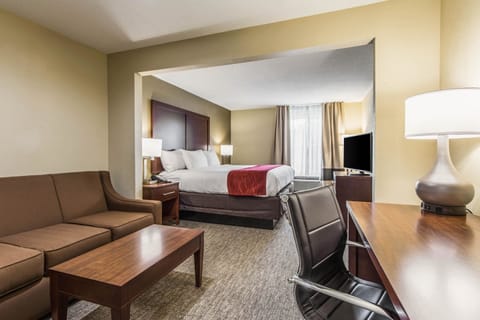 Suite, 1 King Bed with Sofa bed, Non Smoking (1 Person Sofa Bed) | Premium bedding, desk, soundproofing, iron/ironing board