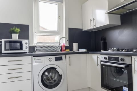 House, Private Bathroom, Garden View | Shared kitchen