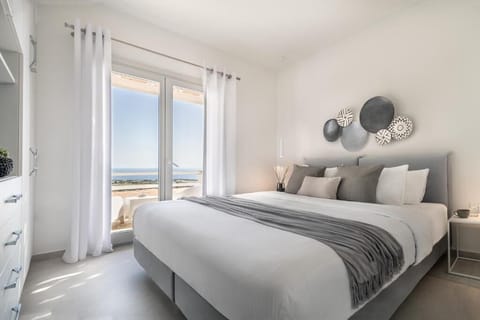 Executive Apartment | 1 bedroom, in-room safe, individually furnished, laptop workspace