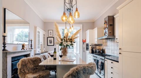 Open plan kitchen/dining room