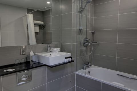 Combined shower/tub, eco-friendly toiletries, hair dryer, towels