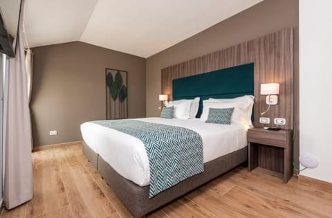 1 bedroom, down comforters, individually decorated