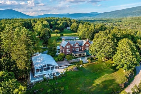The Wilburton, your mansion in the Green Mts of VT. 30 acres - breathtaking view