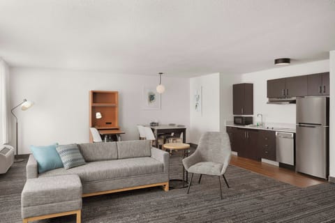 Studio, 1 King Bed with Sofa bed | In-room safe, desk, iron/ironing board, free cribs/infant beds