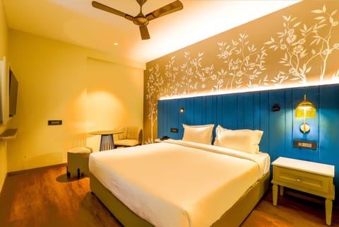 Deluxe Room | Egyptian cotton sheets, premium bedding, minibar, in-room safe