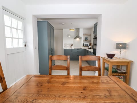 Fridge, dishwasher, electric kettle, toaster