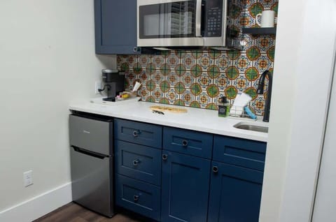 Kitchen Unit 4