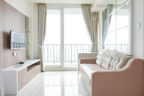 Apartment, 2 Bedrooms | Living area | TV