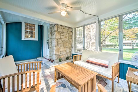 Springfield Vacation Rental | 2BR | 1BA | 1,300 Sq Ft | Stairs Required