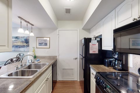 13107-Pelican-Watch-08162023_122835