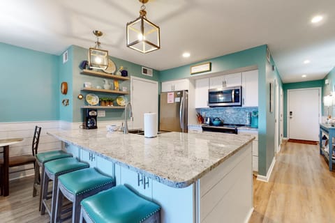 1363-Pelican-Watch-10042023_155423