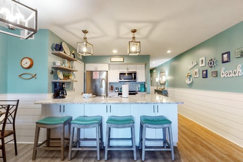 1363-Pelican-Watch-10042023_155330