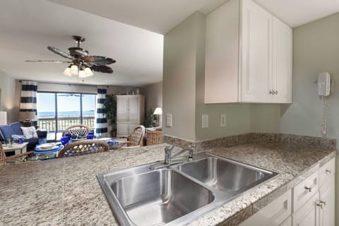 e651c4a3-9737-4915-9aaa-113155a01a7f