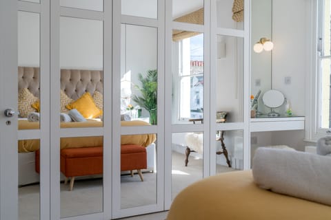 Apartment, 2 Bedrooms | 2 bedrooms, desk, iron/ironing board, free WiFi