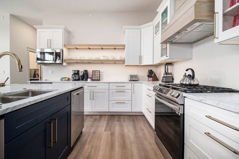 2nd floor the main Kitchen two dishwashers.