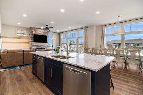 2nd floor the main Kitchen two dishwashers.