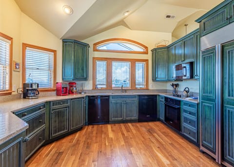 A fully stocked Kitchen includes everything you need to whip up an impressive seafood masterpiece for the whole family to enjoy.