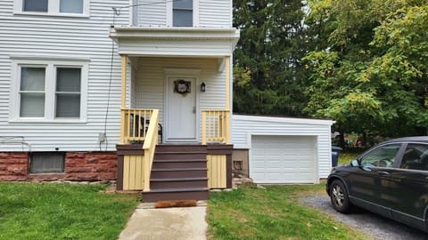 Guest entrance to Beth's Place III
