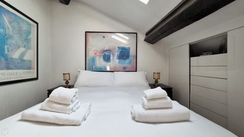 Apartment (1 Bedroom) | Interior