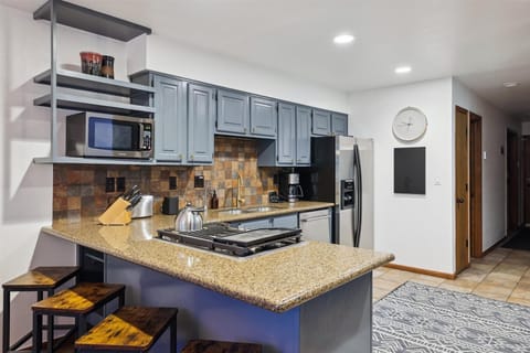 Kitchen, Twins Getaway at Meadow Creek, Breckenridge Vacation Rental