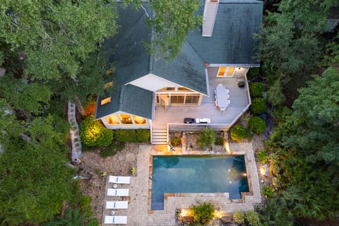Evening lighting so you can keep swimming even once the sun goes down.