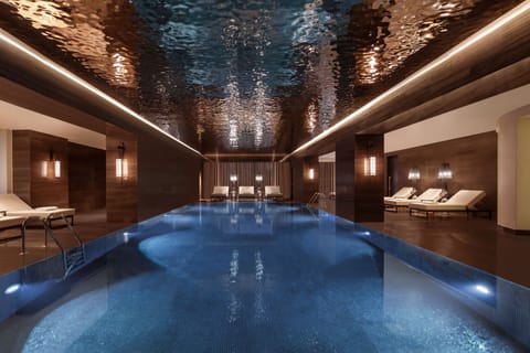 2 indoor pools